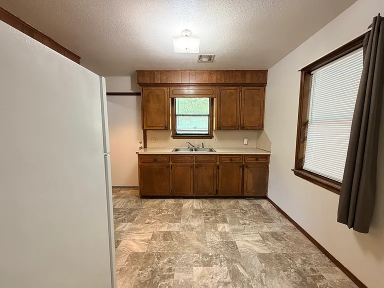 306 Wilson Ave — Photo 8