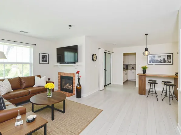 421 Redding Rd APT 56, Lexington, KY 40517