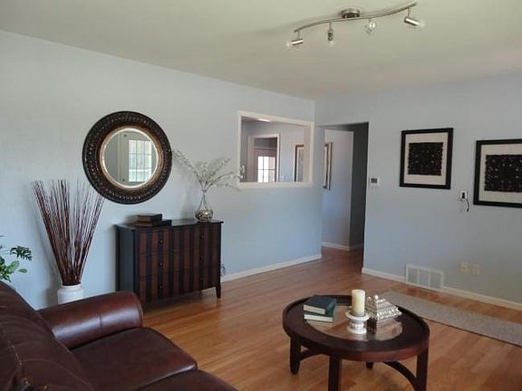 2nd image of 6353 W Kinnickinnic River Pkwy