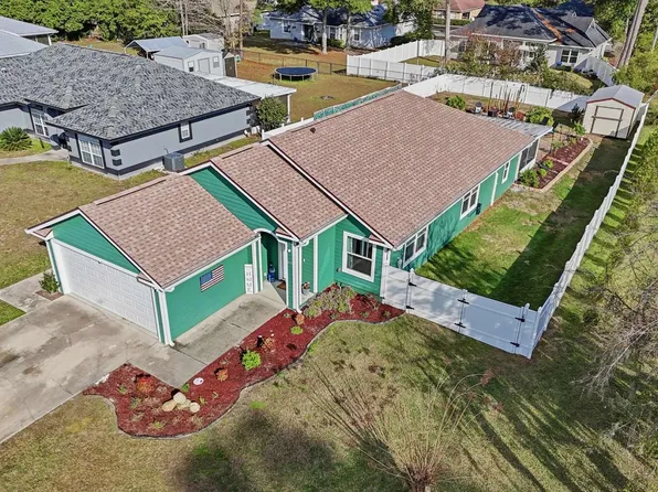 1051 SW Charleston Ct, Lake City, FL 32025