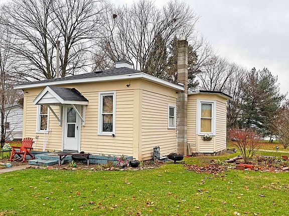 2nd image of 213 E Michigan Ave