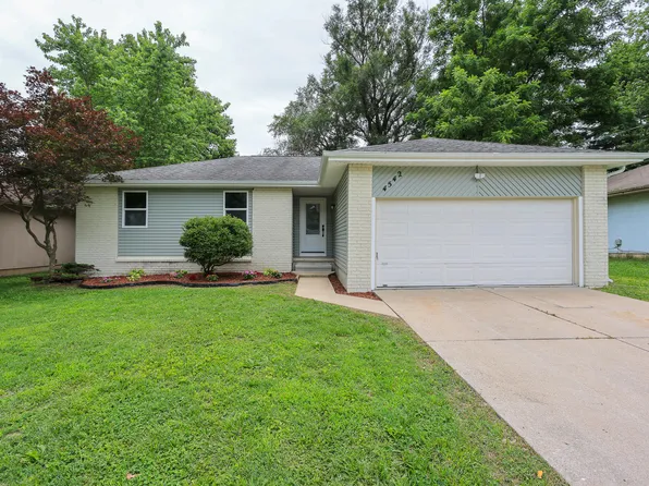 4542 W La Siesta Street, Springfield, MO 65802