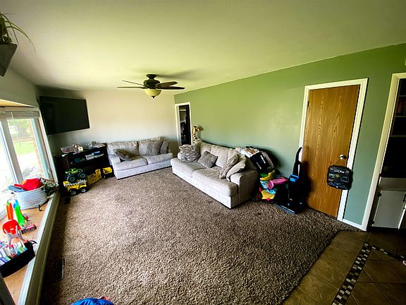 4th image of 520 W 21st St