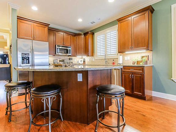 5th image of 12020 Woodhollow Ln