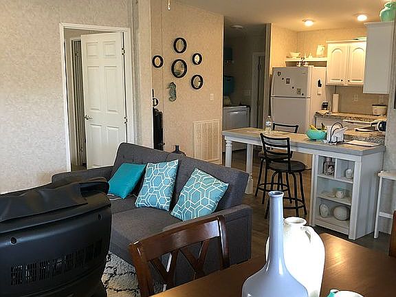 2nd image of 924 Wren Cir