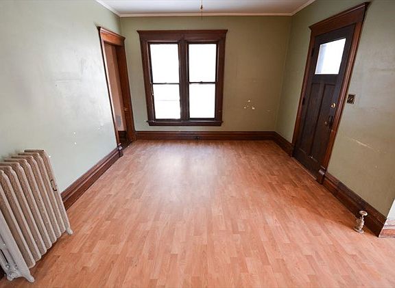 2nd image of 719 W Galena Blvd