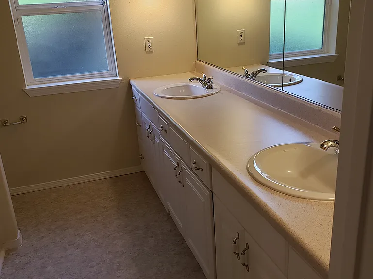 lowest floor double sink master bathroom