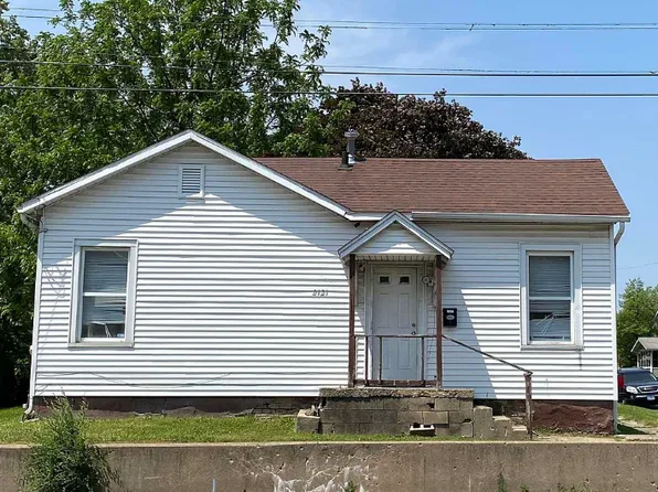 2121 N Prospect Rd, Peoria, IL 61603