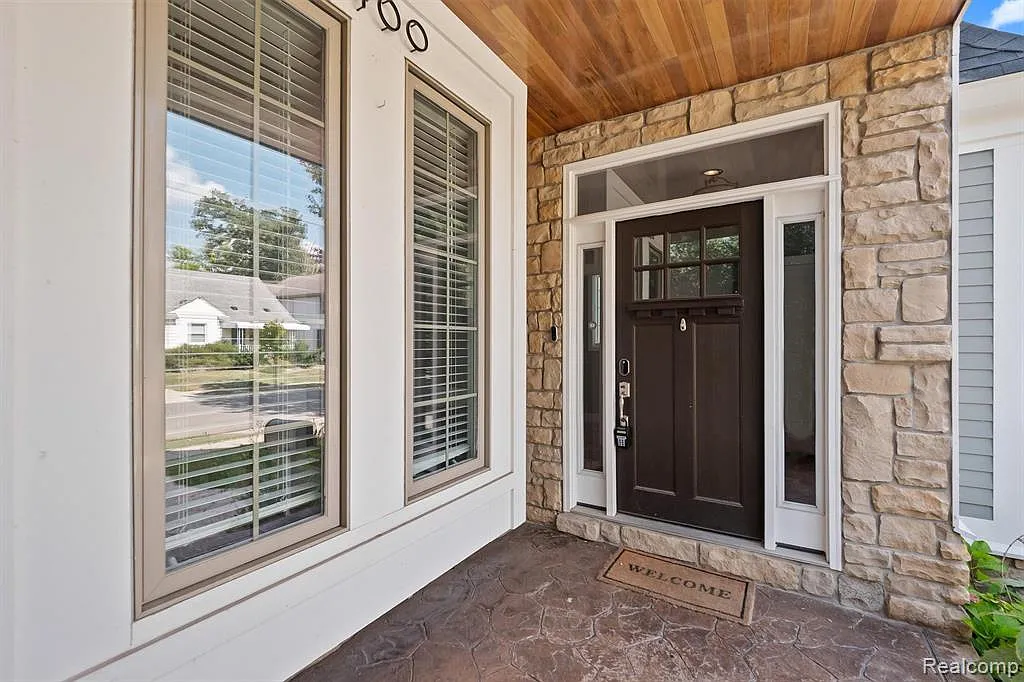 3 bed, 3.5 bath, 3236 sqft, $8,500 — Photo 4