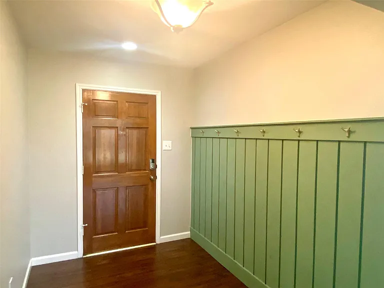 303 Desert Willow Ct — Photo 3
