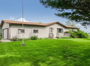 506 Fairfax Rd, Fairfax, IA 52228