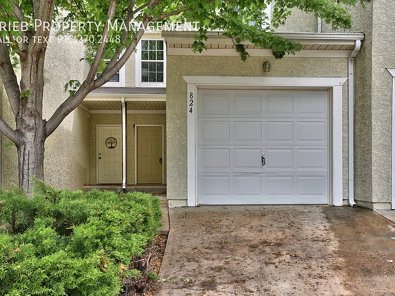 824 Woodson Ct — Photo 20