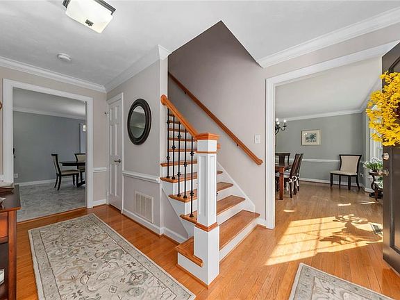5th image of 2124 W Admiral Dr