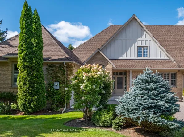 422 Falconwood Holw, Aurora, ON L4G 7M1