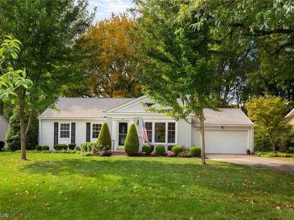 416 Pellett Dr, Bay Village, OH 44140