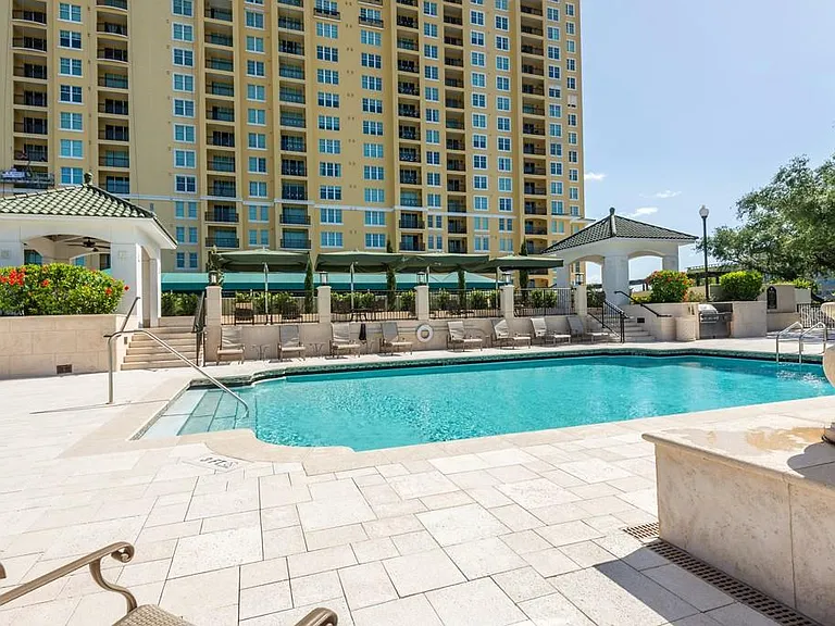 345 Bayshore Blvd #P6 — Photo 40