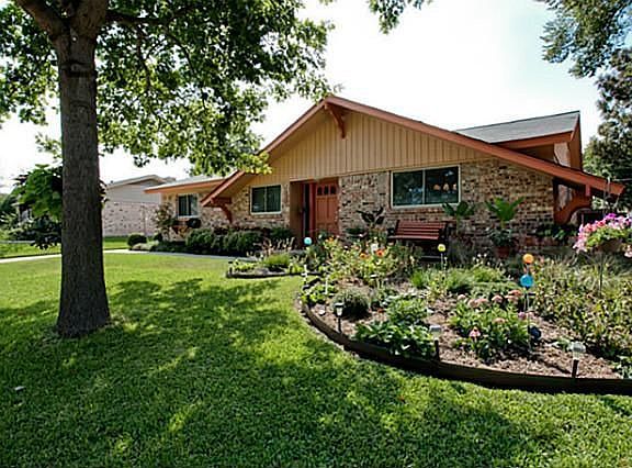 2nd image of 703 Brentwood Ln