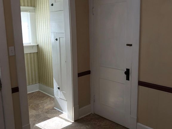 2nd image of 1106 E Gorgas St #1