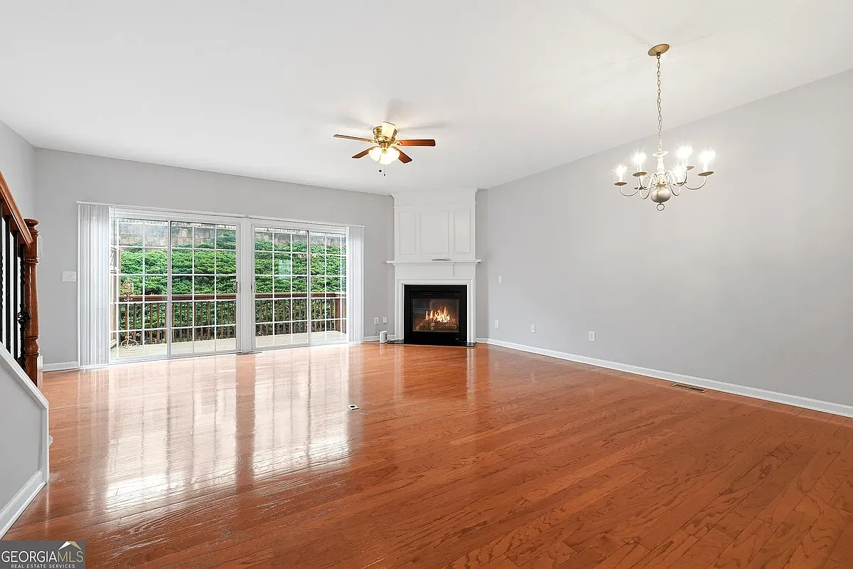 Building Photo - 1334 Thornborough Dr