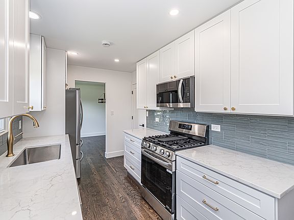 5th image of 2664 N Drury Ln