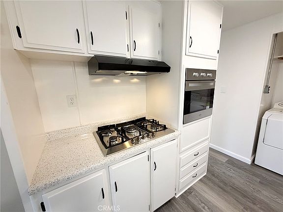 4th image of 104 Sir Tristram Dr #104