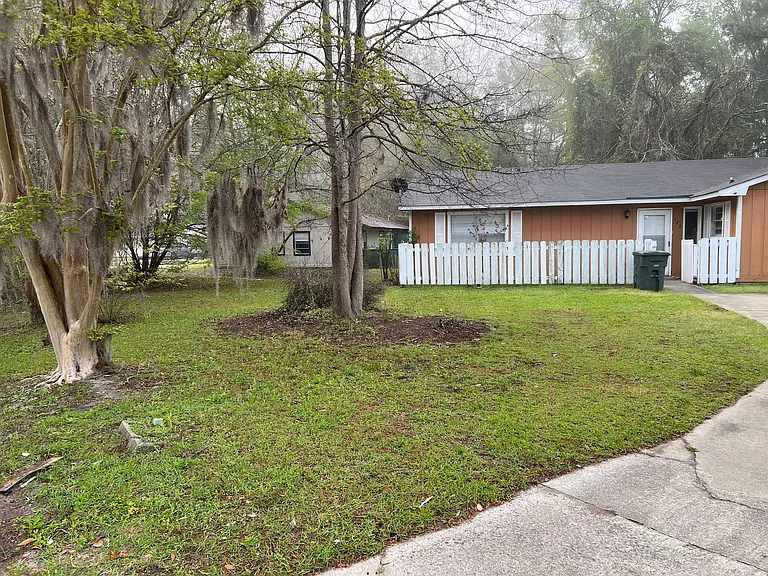 172 Cherokee Cir — Photo 2