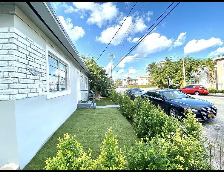 7630 Byron Ave #5 — Photo 1