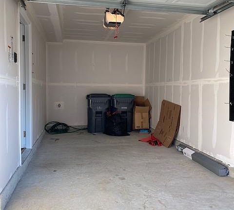 2nd image of 515 Streamview Dr