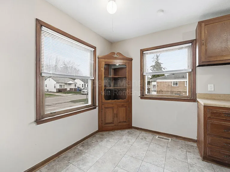 8048 Timken Ave — Photo 6