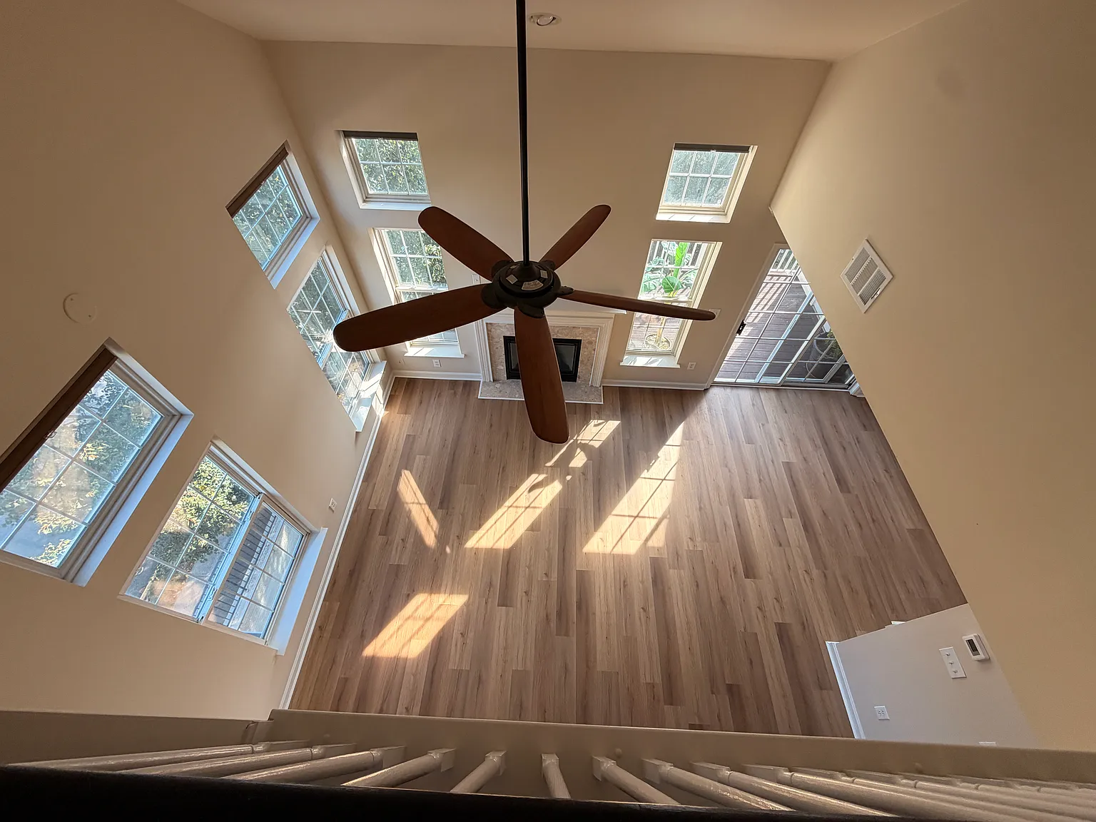 2 bed, 2.5 bath, 1365 sqft, $2,900 — Photo 3