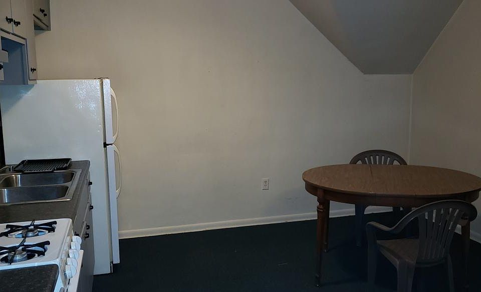 2nd image of 1944 Shelby St APT A