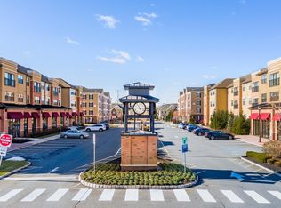 33 Masters Blvd, Piscataway, NJ 08854
