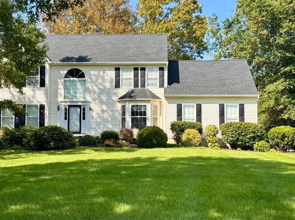 115 N Patricia Dr, Swedesboro, NJ 08085