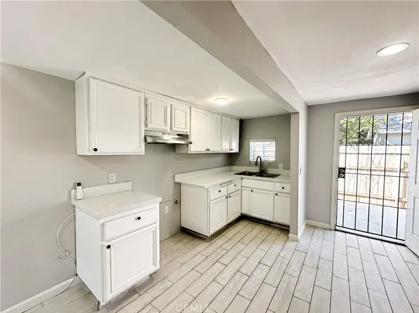 2319 Wilshire St, Riverside, CA 92501