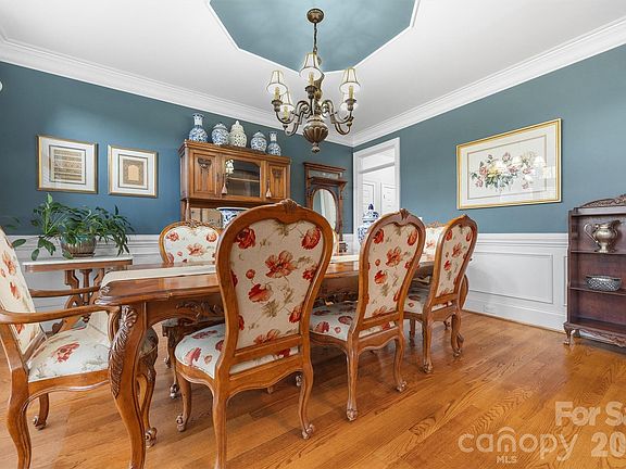 5th image of 1177 Springlake Rd