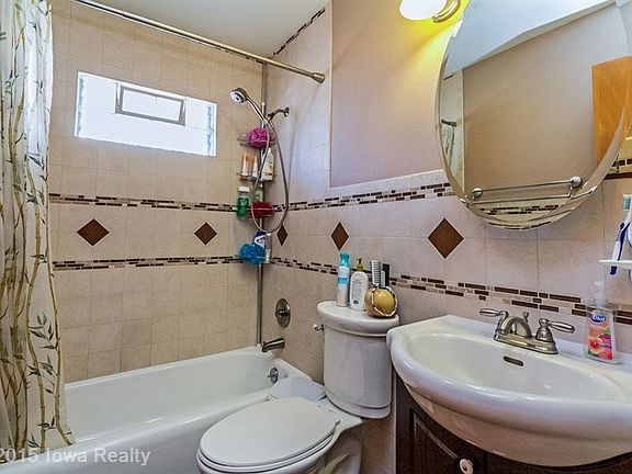 5th image of 313 N 10th St