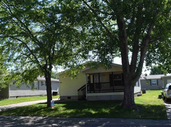 142 Polopony Ct, Iowa City, IA 52240