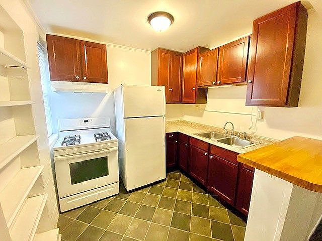 1st image of 215 Skelly Dr