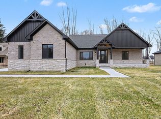 55420 Jewell Rd, Shelby Township, MI 48315