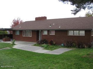 824 Skyline Dr, Sunnyside, WA