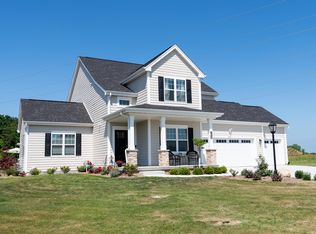 8380 W Highlander Dr, Mequon, WI 53097