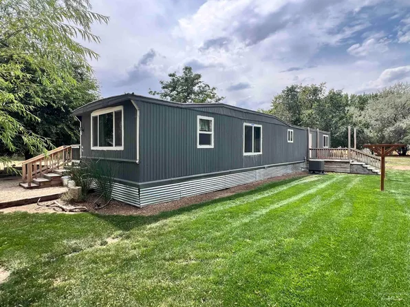 3751 Pioneer Park Ln, Homedale, ID 83628
