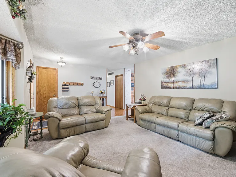 1715 N Stony Point — Photo 18