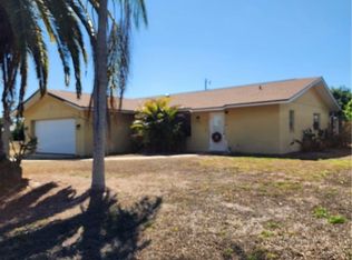 1922 NE 20th Ct, Cape Coral, FL 33909