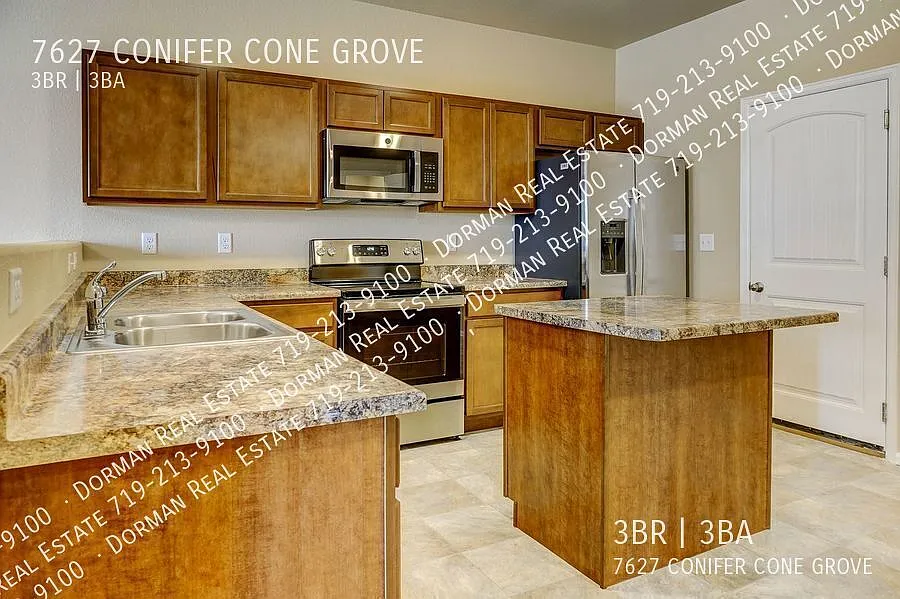 Newer Townhome near Woodmen and Black Forest! — Photo 4