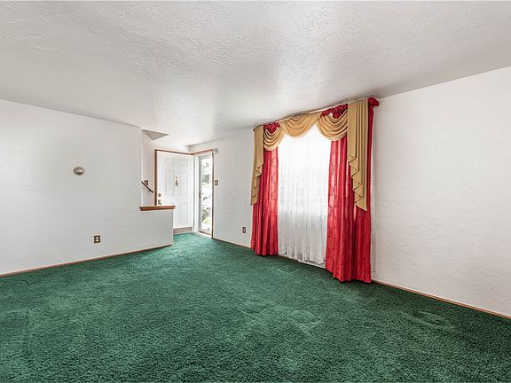 5th image of 130 N Wren Dr