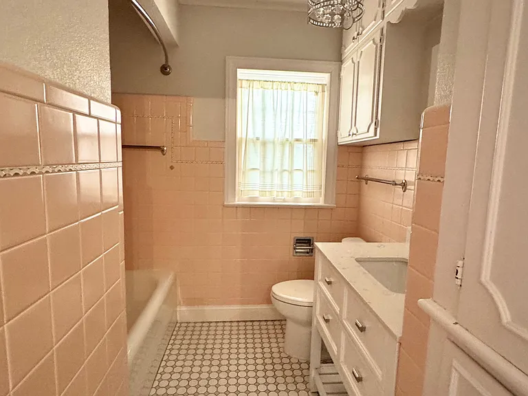 2704 E 16th St #2704 — Photo 6