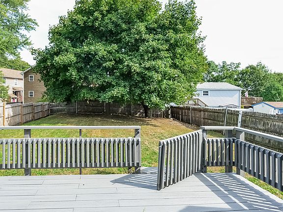 RI11LARKAVE-005_10272015