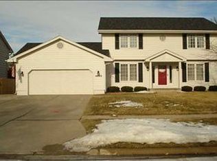 4653 Elm St, West Des Moines, IA 50265