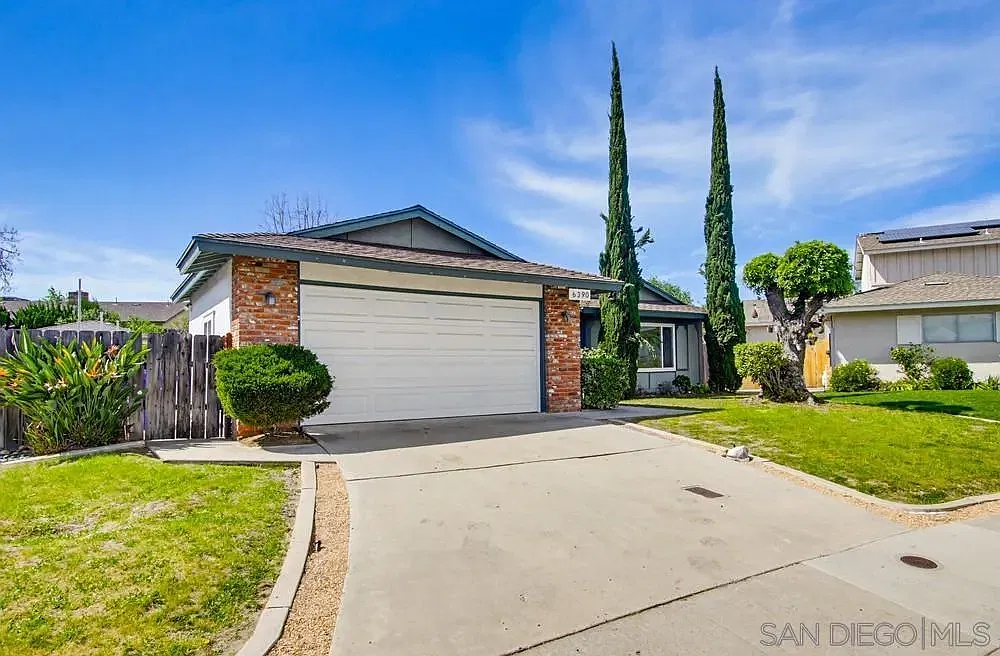 3 bed, 2.0 bath, 1645 sqft, $5,000 — Photo 3